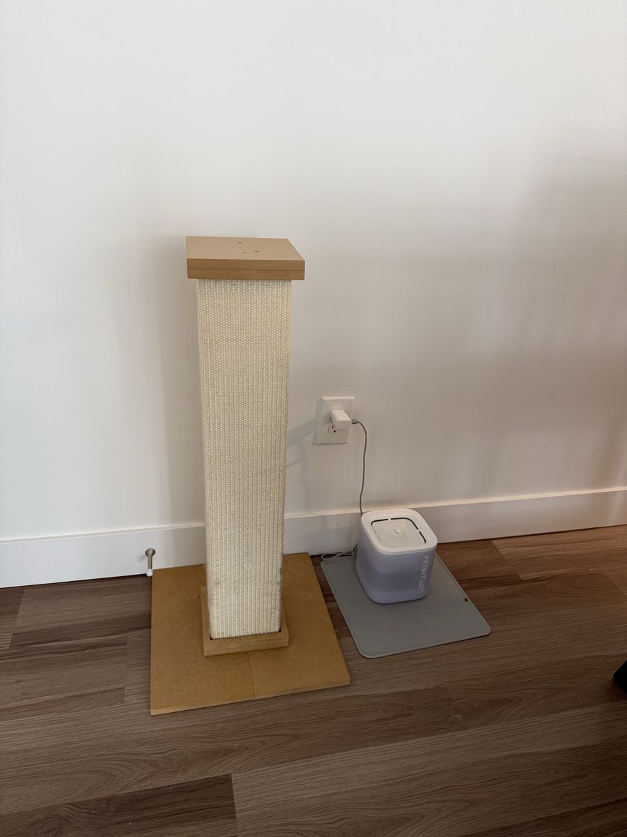 Cat Scratching Post 