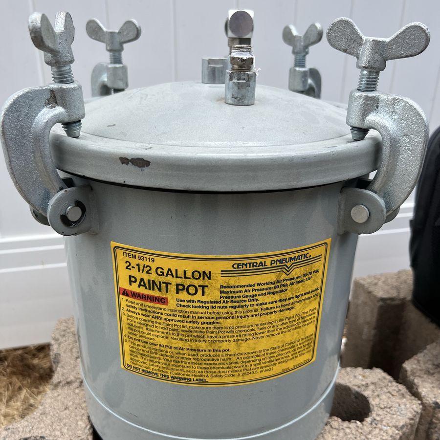 Central Pneumatic 2.5 Gallon Paint Pot Pressure Paint Tank Item 93119