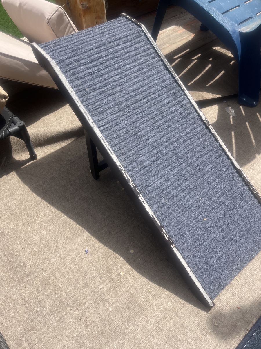 Dog ramp- wood/carpet
