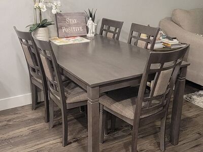 Table and 6 Chair Set