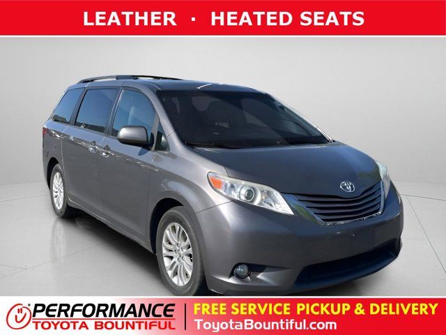 2017 Toyota Sienna XLE 8-Passenger