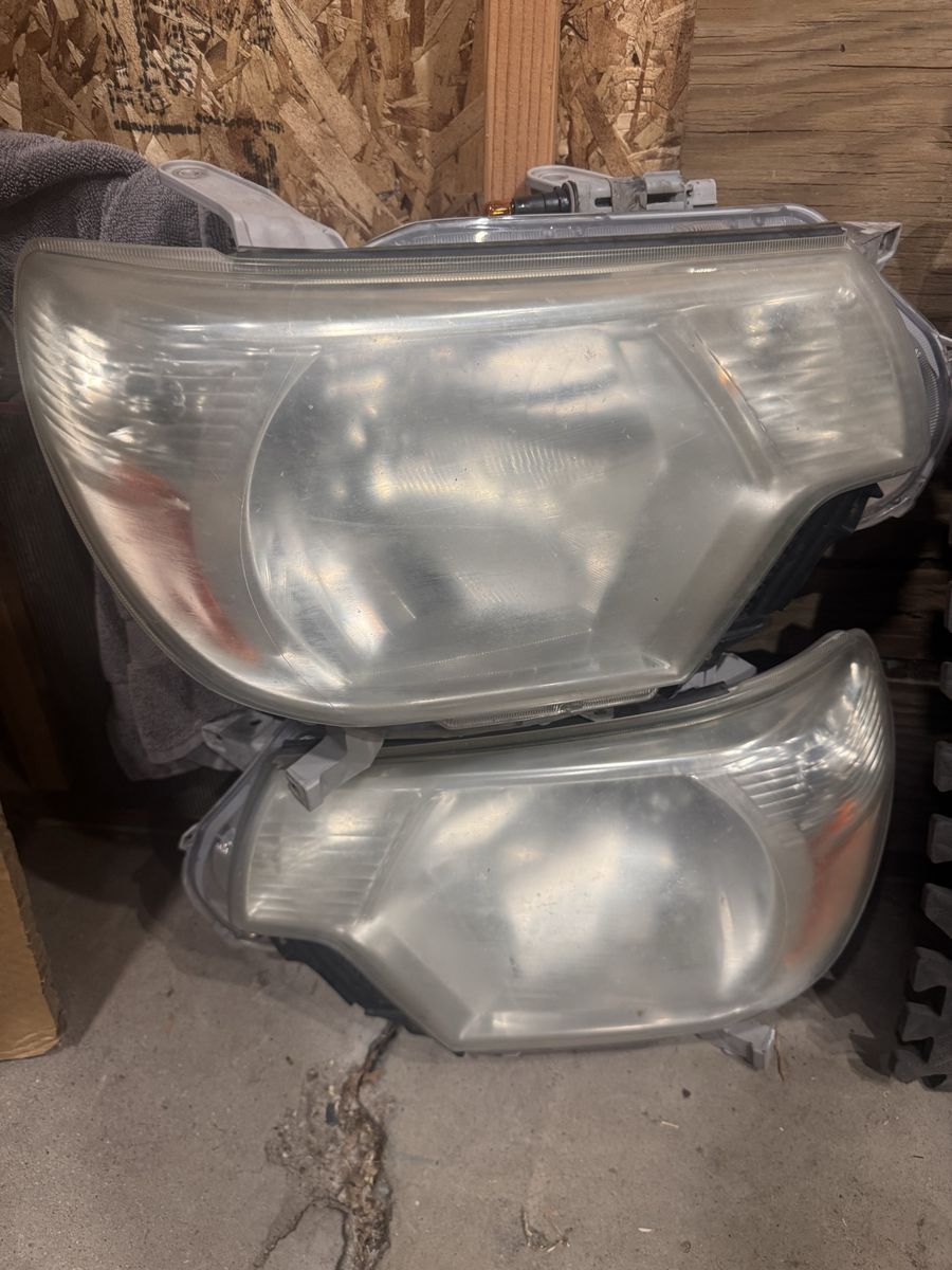 2012-2015 Tacoma Used Headlights