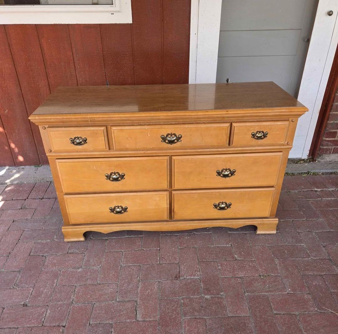 7 Drawer Dresser