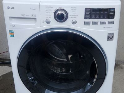 LG Front Load Washer Steam & TurboWash- Works great