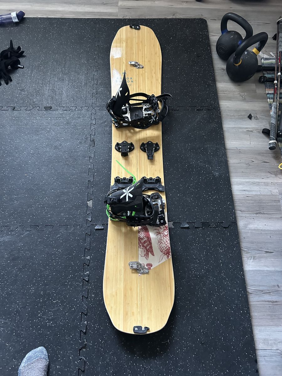 152cm Arbor Swoon Splitboard and Arbor Skins