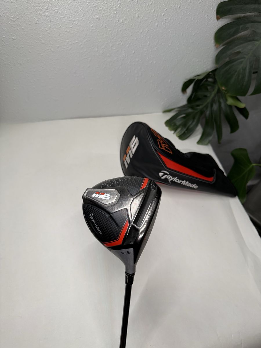 TaylorMade M6 Driver 10.5° Fujikura Atmos 5 Regular Graphite RH Headcover