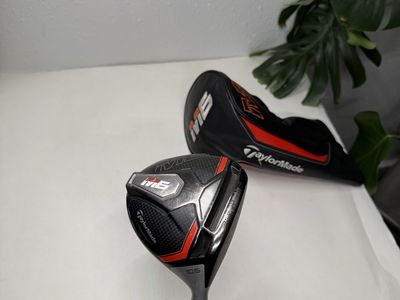 TaylorMade M6 Driver 10.5° Fujikura Atmos 5 Regular Graphite RH Headcover