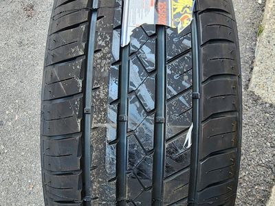 Lionhart LH-FIVE 255/30ZR20 Performance Tire - New