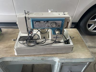 Vintage Dressmaker sewing machine with case