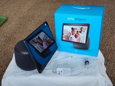 Echo Show 10 | HD smart display with motion and Alexa | Charcoal