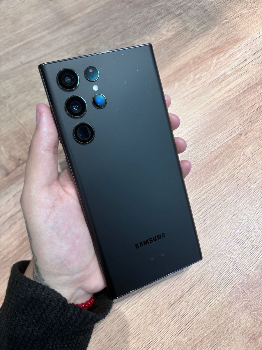 Samsung Galaxy S22 Ultra 5G - 256GB - Unlocked