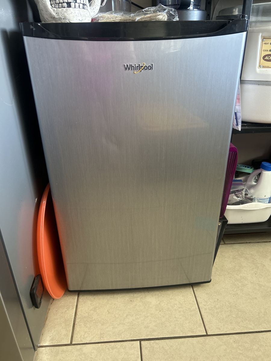 Mini fridge