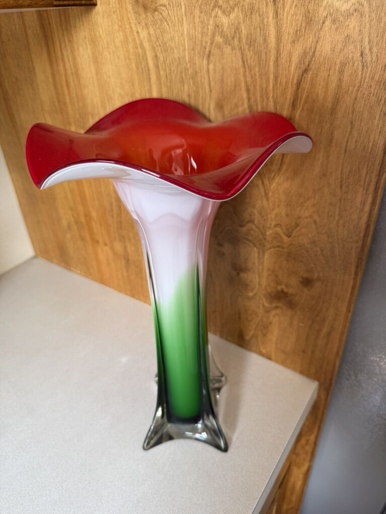 Beautiful Pier 1 Glass Vase 15 Tall