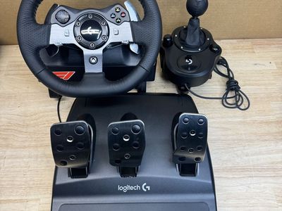 Logitech G920 Force Driving Wheel + Shifter xbox