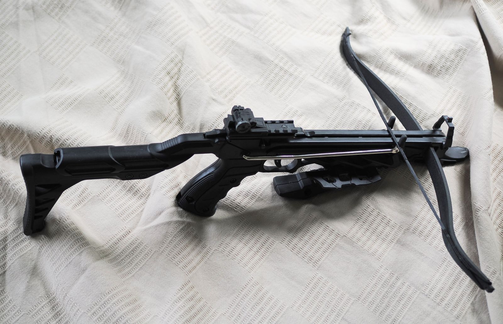 Crossbow pistol 80 lb. Man Kung Alligator
