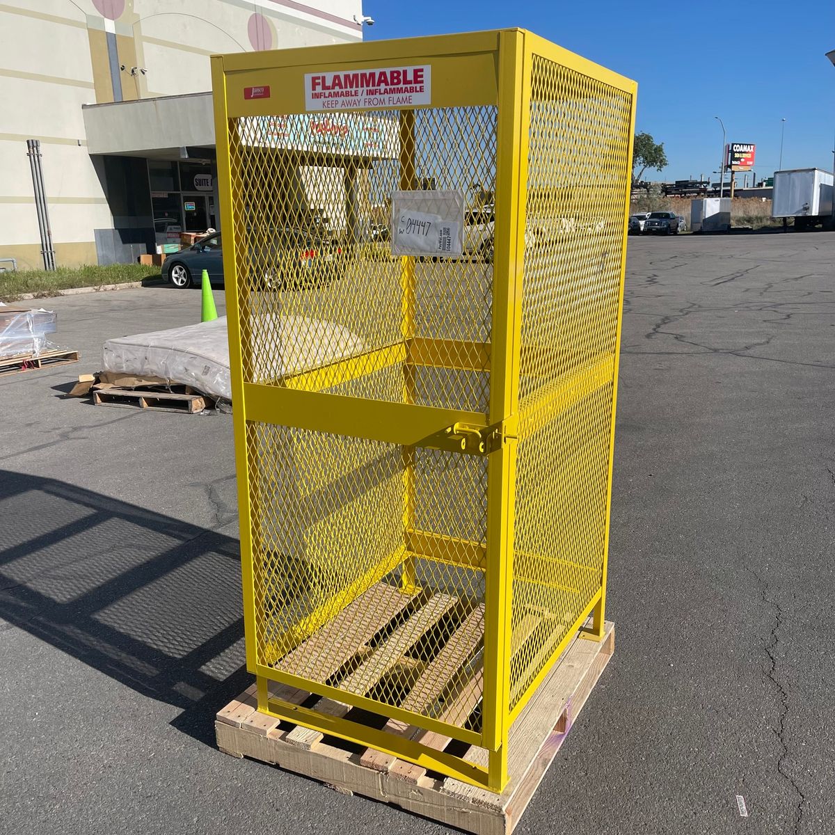 JAMCO Vertical Gas Cylinder Storage Cabinet 71”x39”x31” Yellow CV051YP
