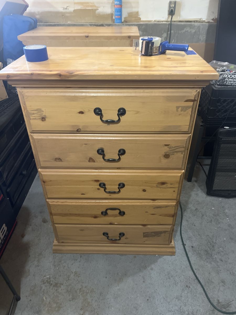 Solid 5-Drawer Chest Dresser