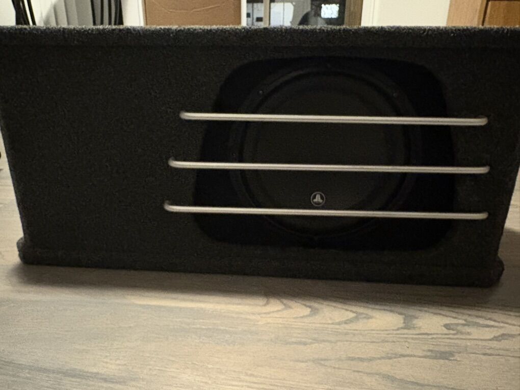 JL Audio 13.5