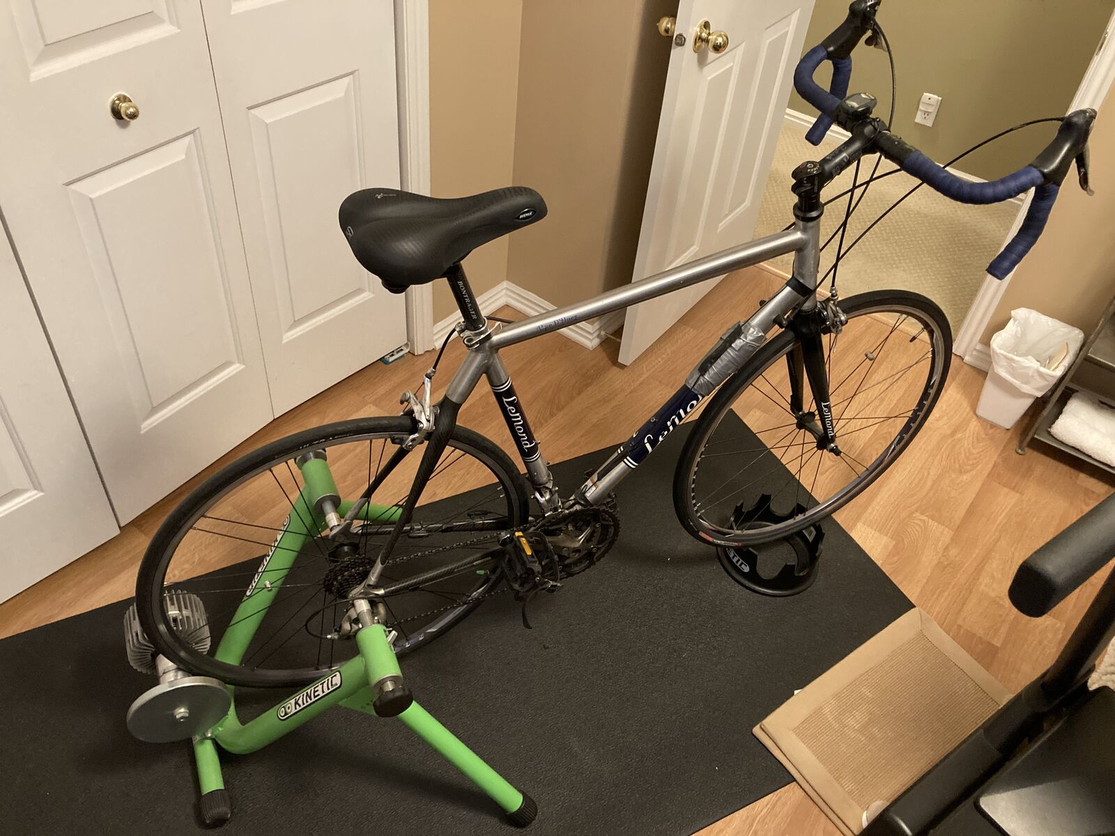 Indoor Bicycle / Trainer