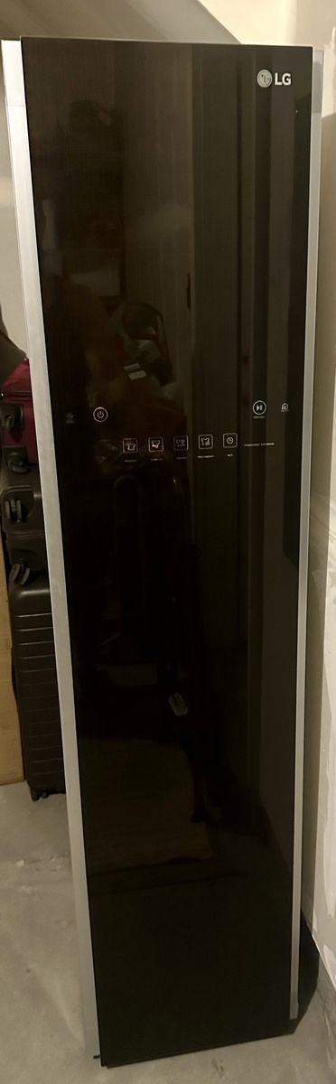 LG STYLER smart steam closet S3RFBN