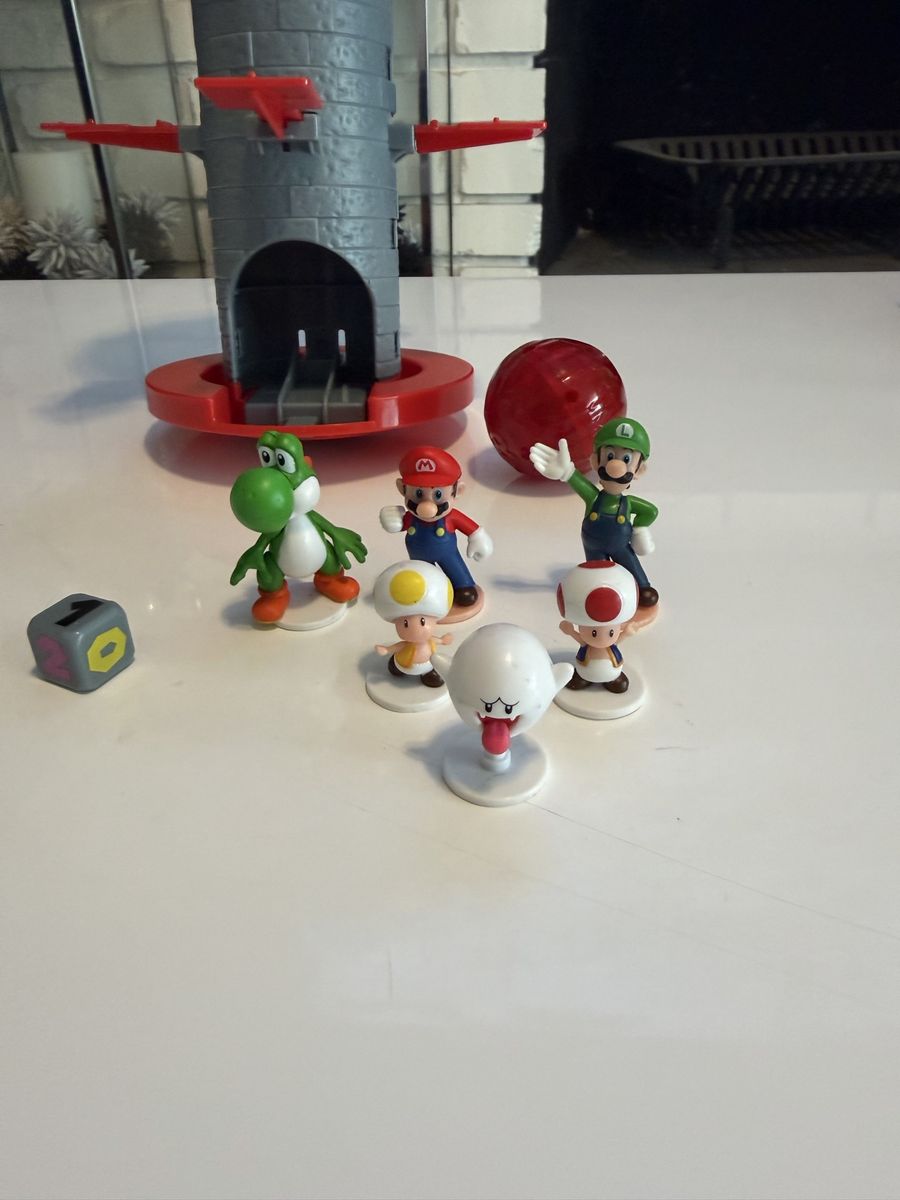 Super Mario Jenga-like Game w/ Mario, Luigi, Yoshi, Toad & Boo Figures & Dice