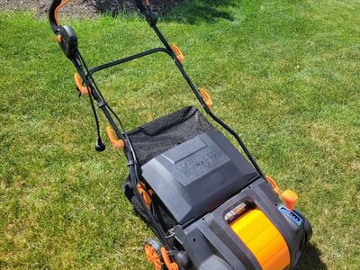 Sandy area Dethatcher/Scarifier for rent, 15 Amps, Wide 16" cutting path