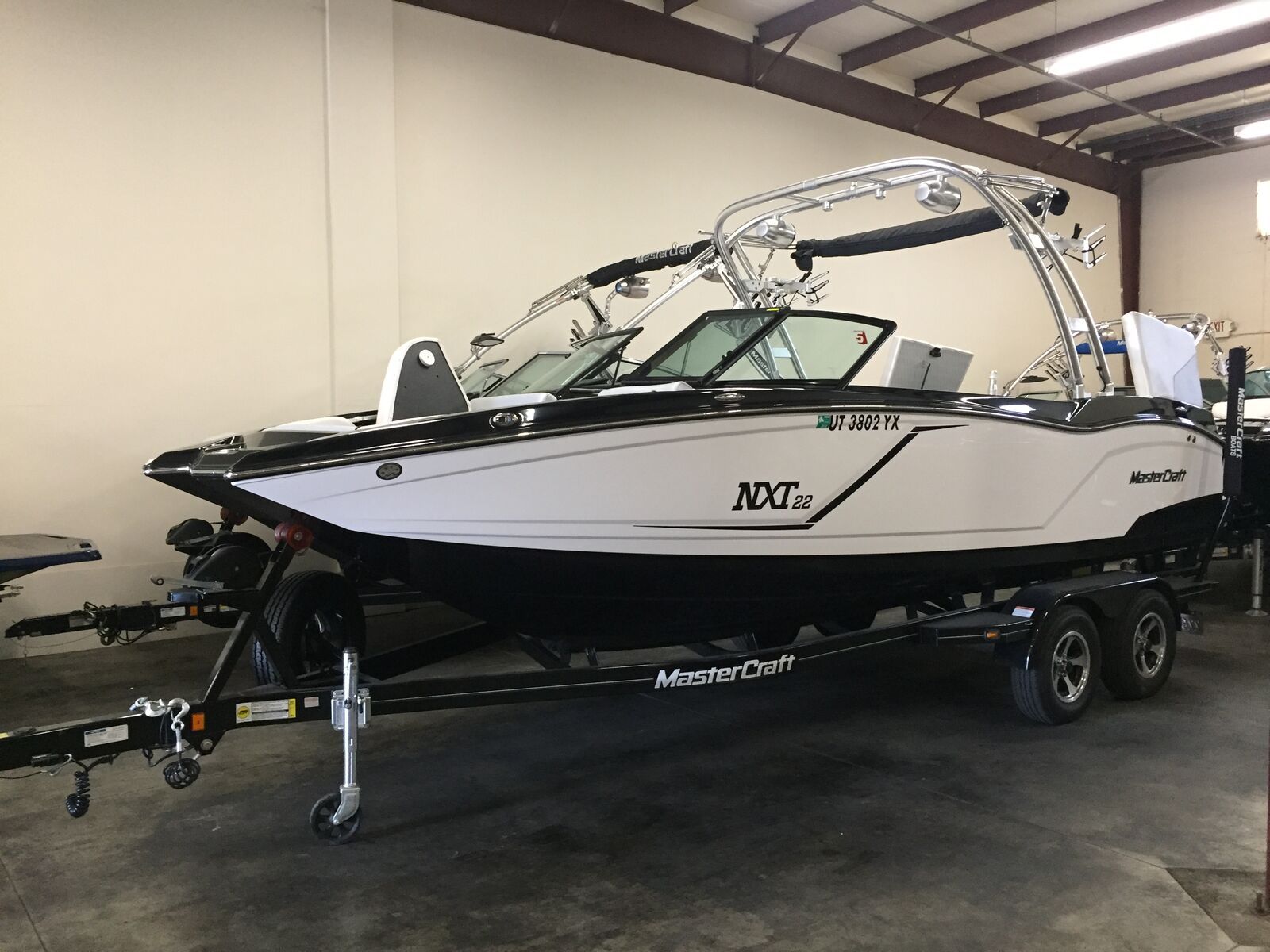 2016 MasterCraft NXT22 Surf Boat — 459 Hours — Ballast & Surf Tabs