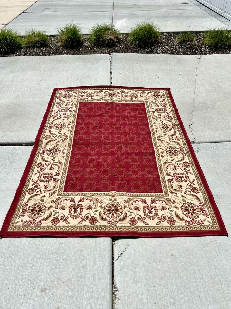 Maroon Oriental Area Rug  5' x 7'2"