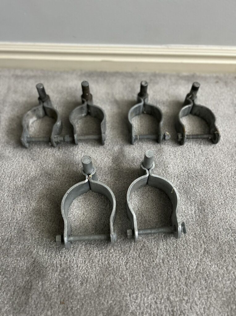 * Chain Link Fence Pipe Gate Hinges *