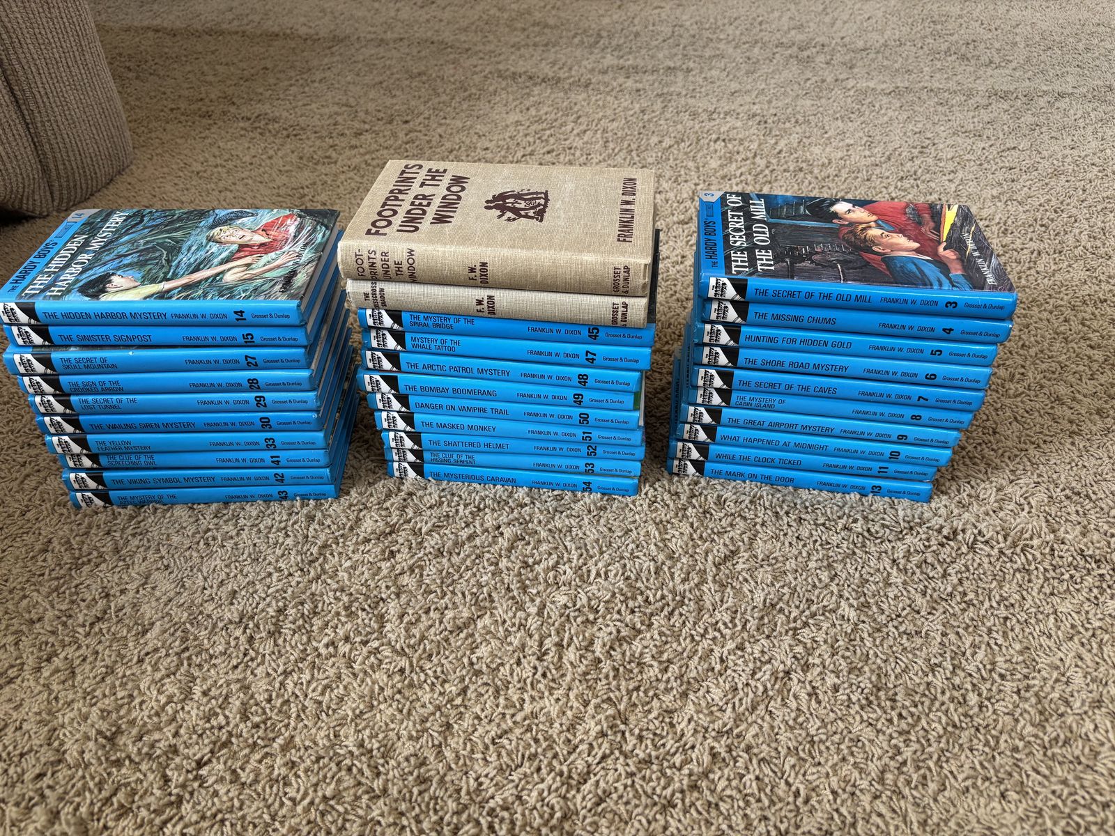 The Hardy Boys Mystery Stories Collection by Franklin W. Dixon - 31 Books (Vintage & Modern Editions)