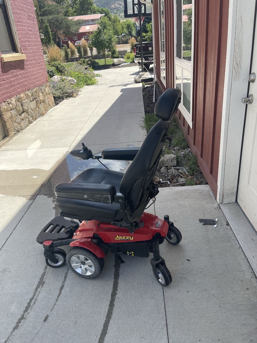 Jazzy select 6 elevated power chair
