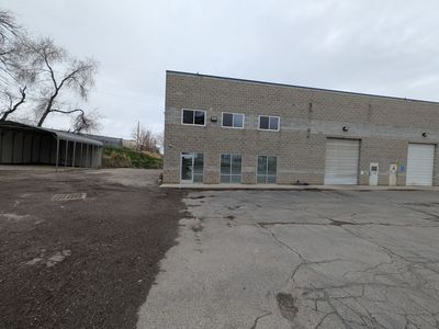 Industrial Warehouse and Office Space for Lease Murray