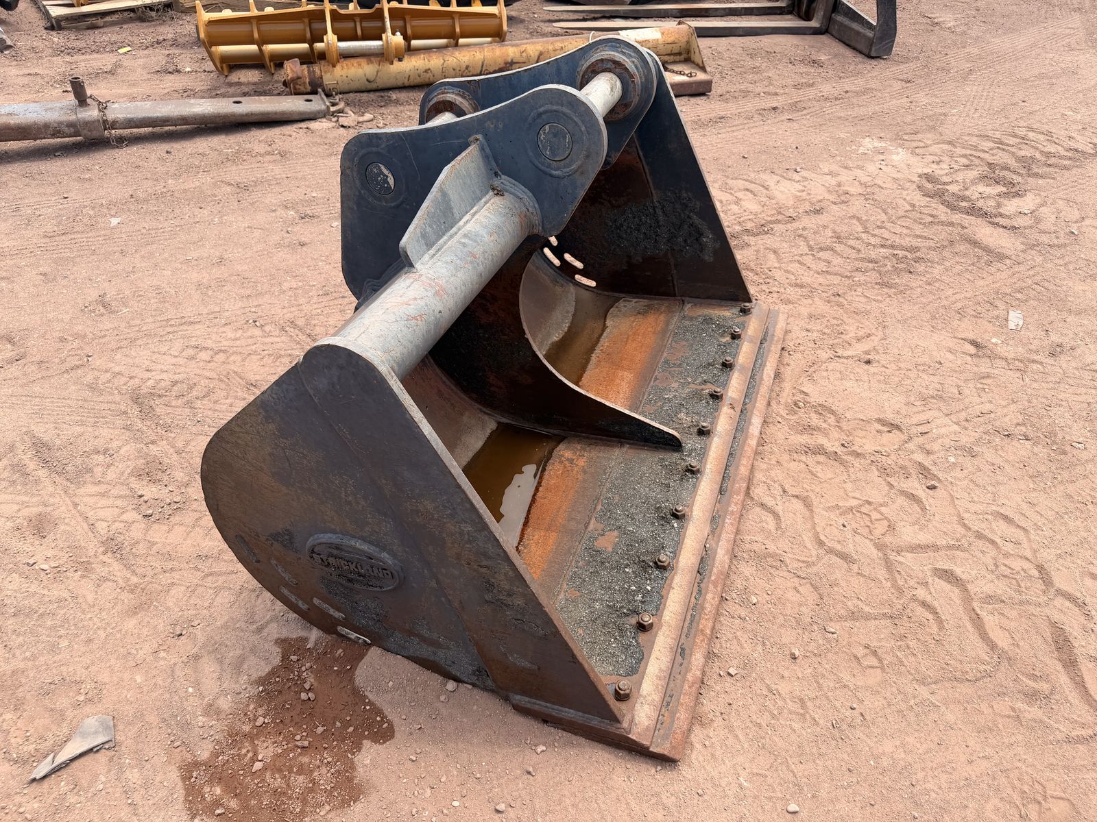 Main image 3
