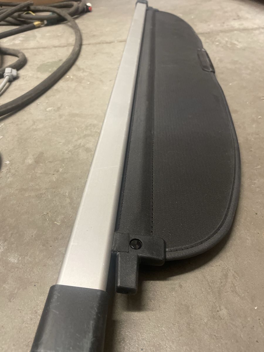 Subaru Cross Trek Used Black Retractable Cargo Cover