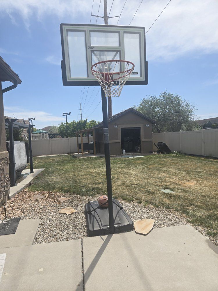 lifetime basketball hoop.