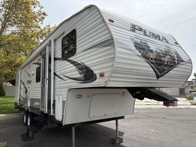 2012 Puma Bunkhouse 5th Wheel Trailer