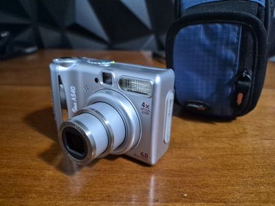 Canon PowerShot A540 6.0 MP Digital Camera Silver, with SD Card 256MB, Batteries & Carring Case. Tested. Excellent Conditions!