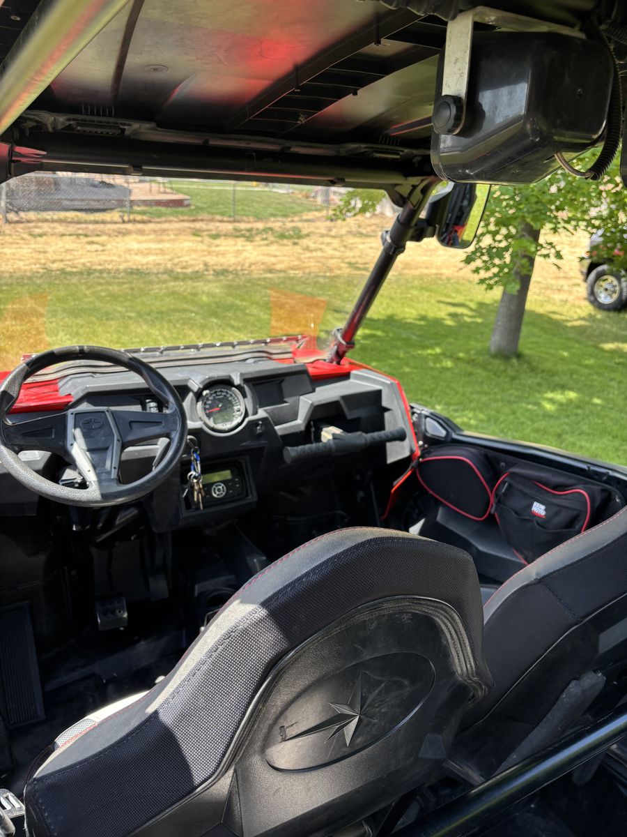 2015 RZR 4,900