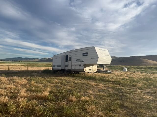 2004 Forest River Wildwood F30 5th Wheel Camper - Project RV
