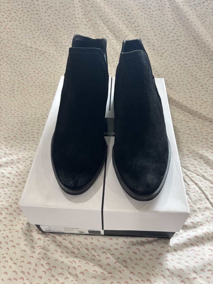 Size 7.5 NEW IN BOX Dolce Vita Black Ankle Booties