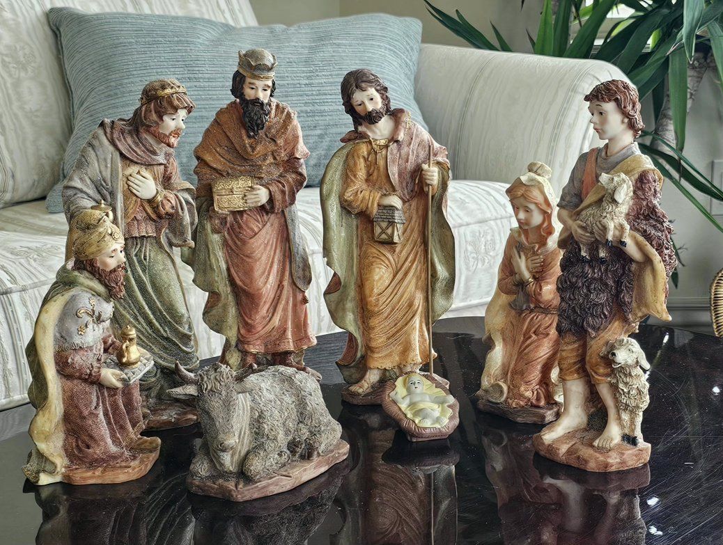 Detailed Resin Nativity Scene Set with Multiple Figurines 12"T