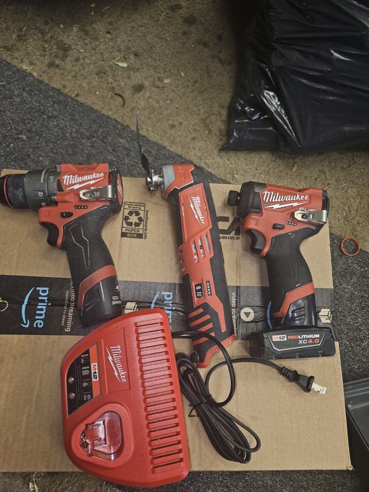 Milwaukee M12 Cordless Power Tool Combo Kit with Charger
