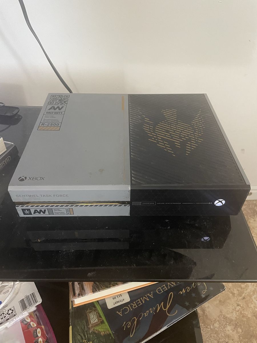 1TB Xbox one with power cable