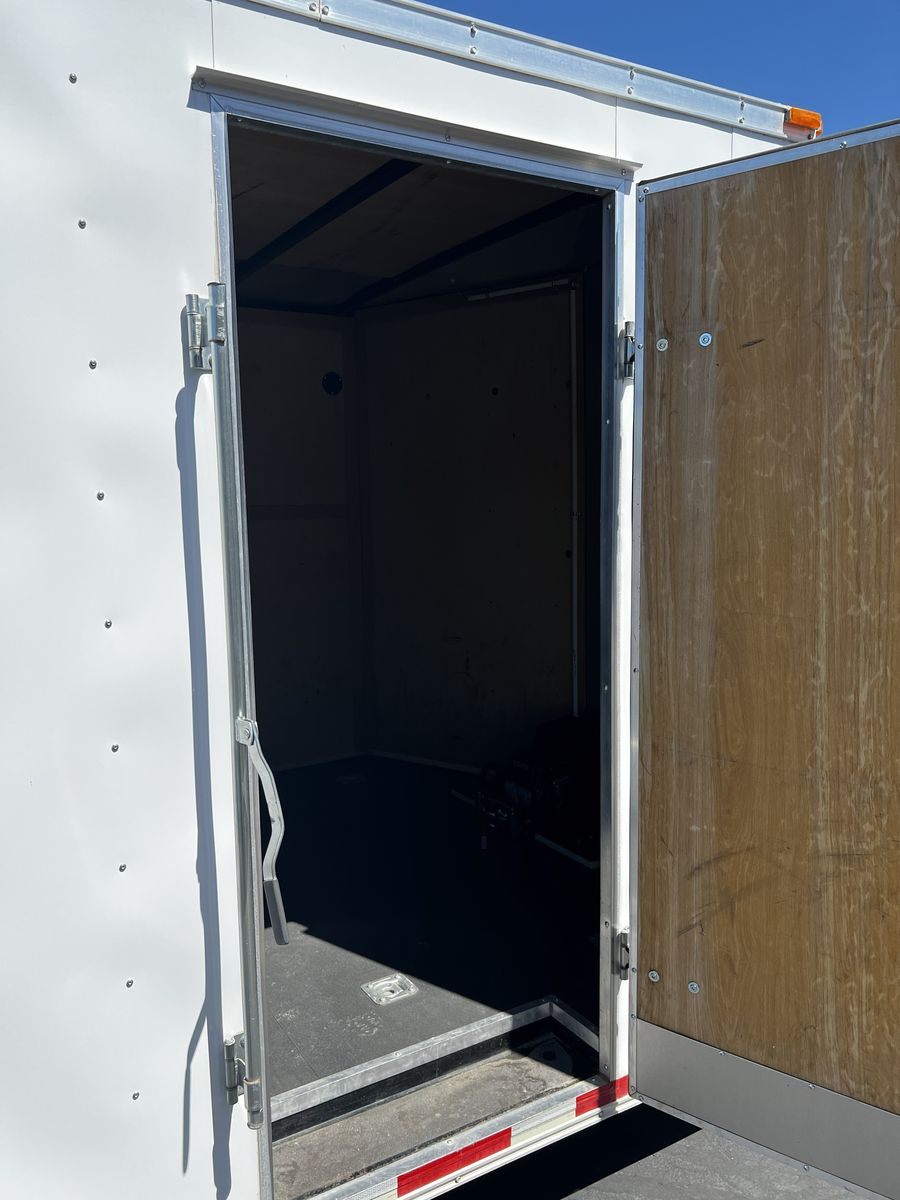 Main image 7