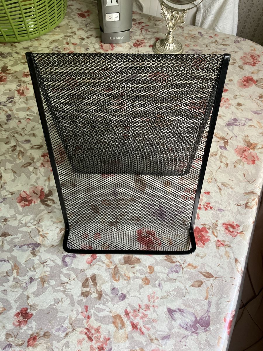 Black Mesh Desktop Metal Document Book Stand