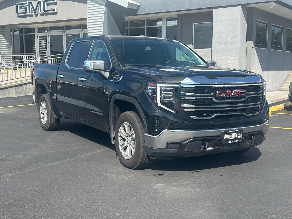 2025 GMC 1500 SLT