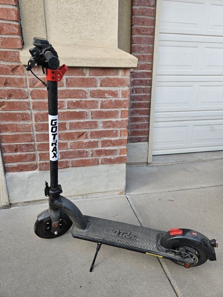 GoTrax G4 Electric Scooter