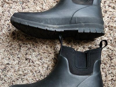Waterproof boots size 7