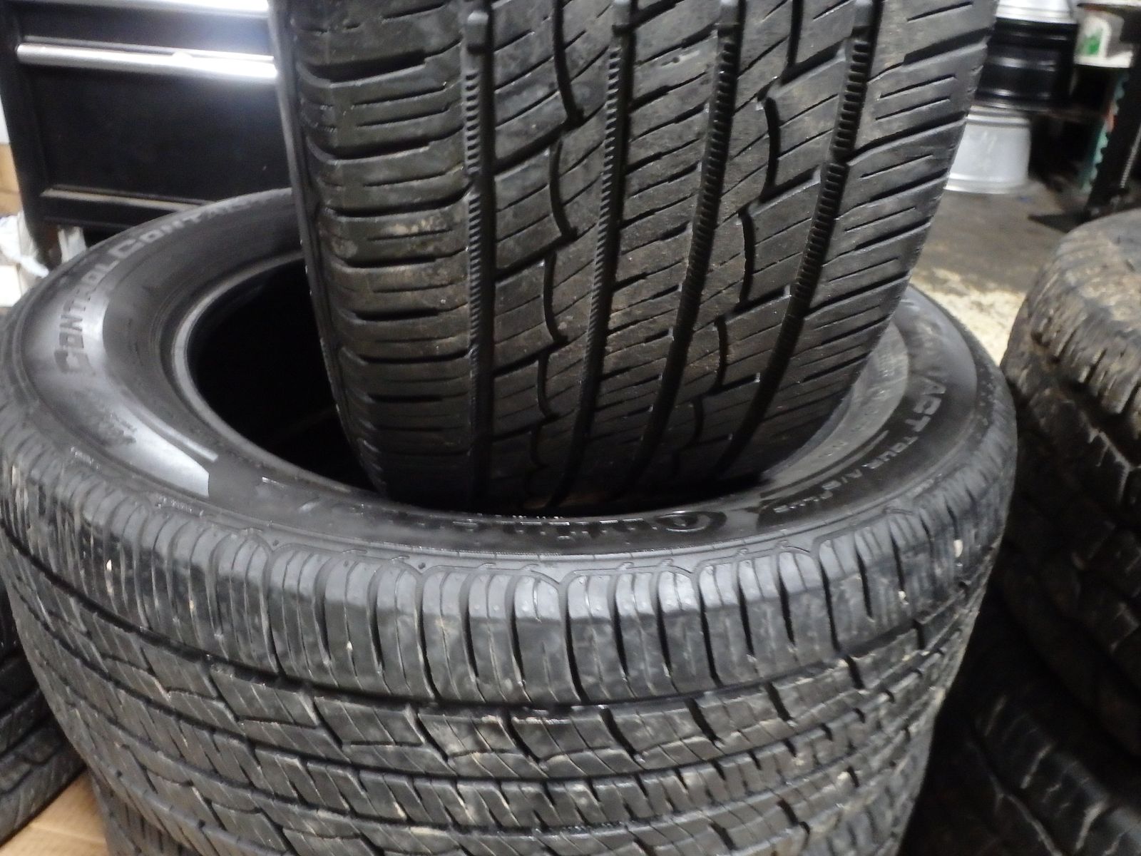 225/55R17 CONTINENTAL CONTROLCONTACT PAIR OF TW USED TIRES