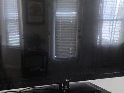 Excellent Condition - LG 47" Flatscreen